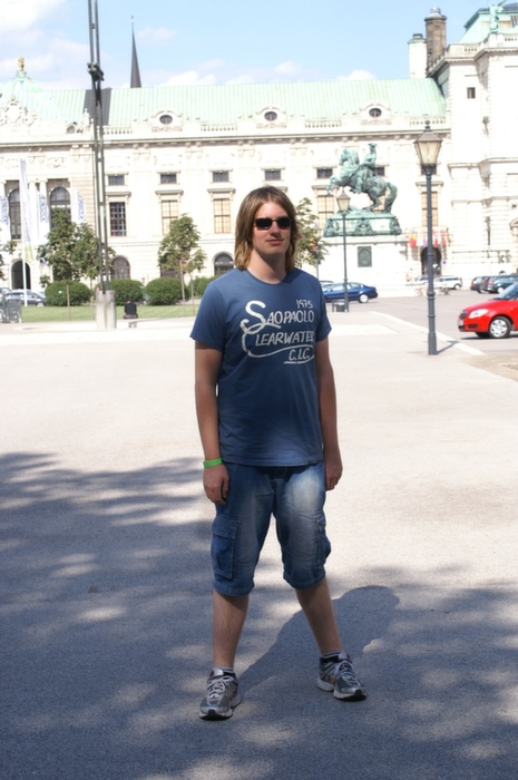 Andris a Hofburg előtt