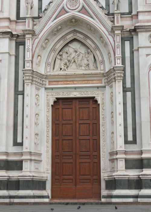 A Santa Croce oldalbejárata