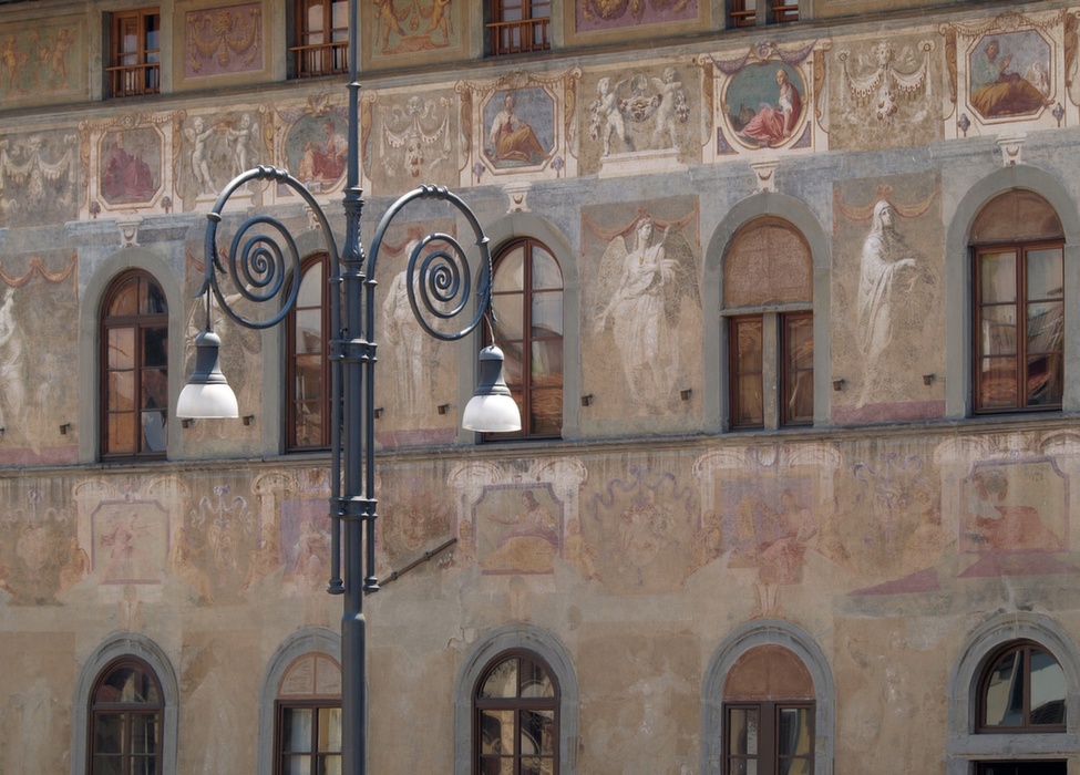 A Piazza Santa Croce házai