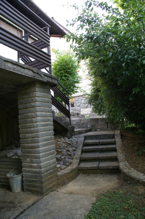 A feljárat lépcsői